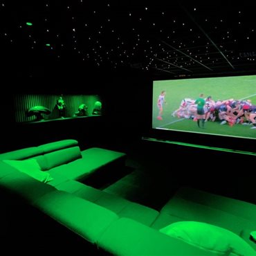 Création, installation salle de cinéma privée en Occitanie et France