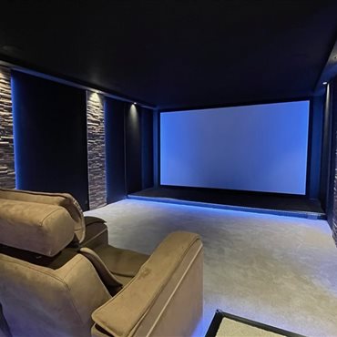 Création, installation salle de cinéma privée en Occitanie et France